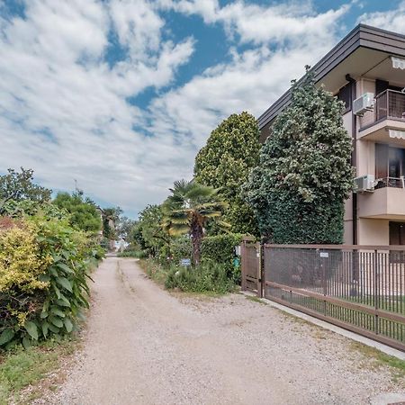 Casa Lugana 19 - Monolocale Con Piscina Direttamente A Lago Sirmione Exterior foto